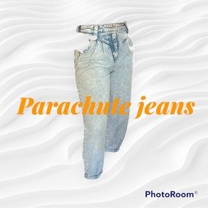 Light wash balloon jeans